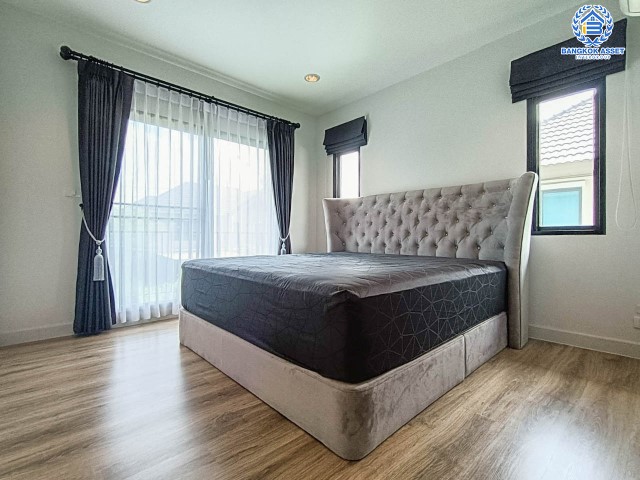 *****บ้านเดี่ยวมือสองย่านนนทบุรี ม.เพฟ ปิ่นเกล้า-ศาลายา เนื้อที่กว้างขวางมากถึง 54.40 ตร.ว. ฟังก์ชัน 3 ห้องนอน 3 ห้องน้ำ ที่จอดรถ 2 คัน บ้านสวยสไตล์โมเดิร์น มีพื้นที่รอบ ๆ บ้าน โครงการตั้งบนทำเลแห่งการเดินทาง เชื่อมต่อถนนกาญจนาภิเษก ใกล้รถไฟฟ้าสายสีแดงอ่อน "สถานีศาลายา" จองเลย!